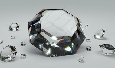 The Art of Elegance: Your Guide to High-End Diamonds in 2024
