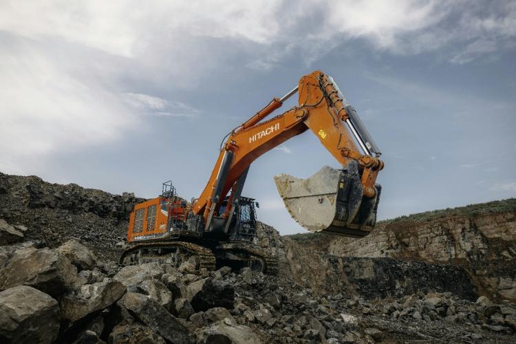 High-Performance Digging: Best Hitachi Excavators for the Mining Sector